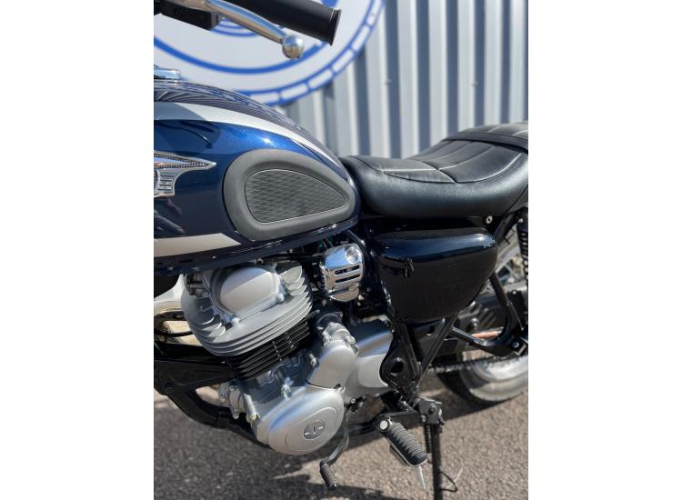 KAWASAKI w 230
