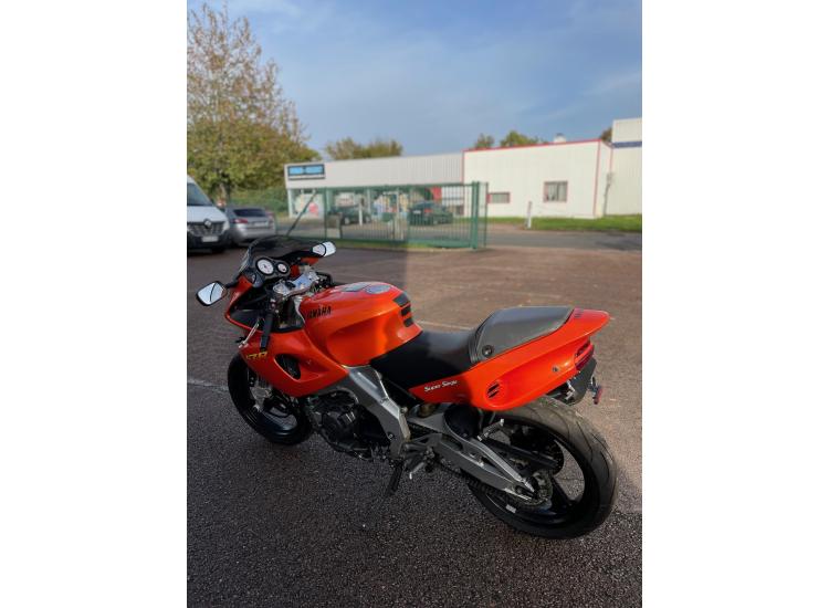 YAMAHA SZR 660