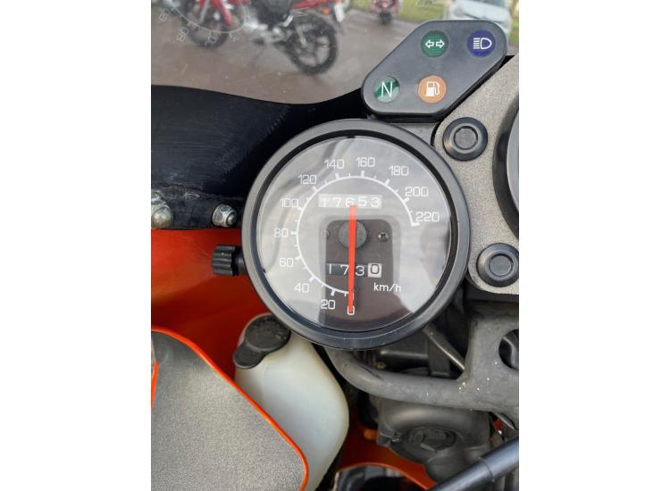 YAMAHA SZR 660