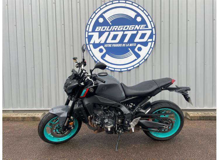 YAMAHA MT-09