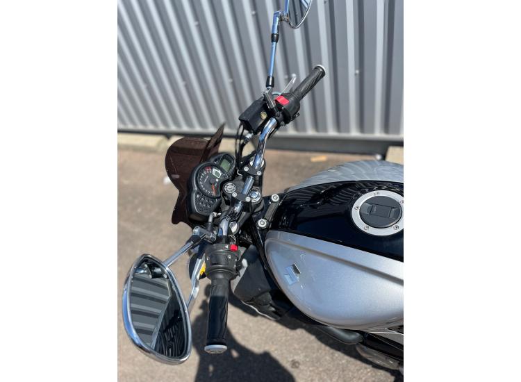 SUZUKI GLADIUS 650