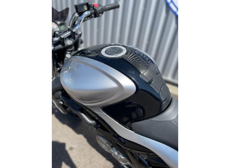 SUZUKI GLADIUS 650