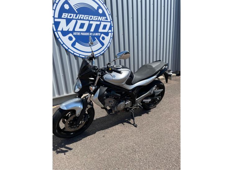 SUZUKI GLADIUS 650