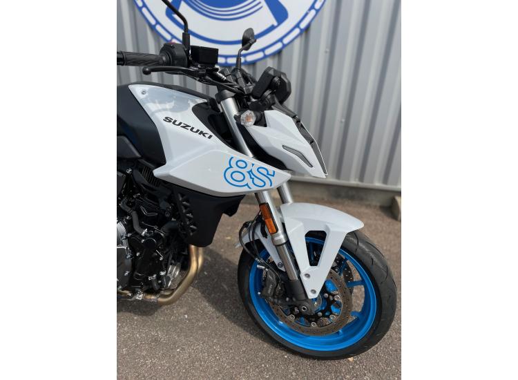 SUZUKI GSX-8S A2