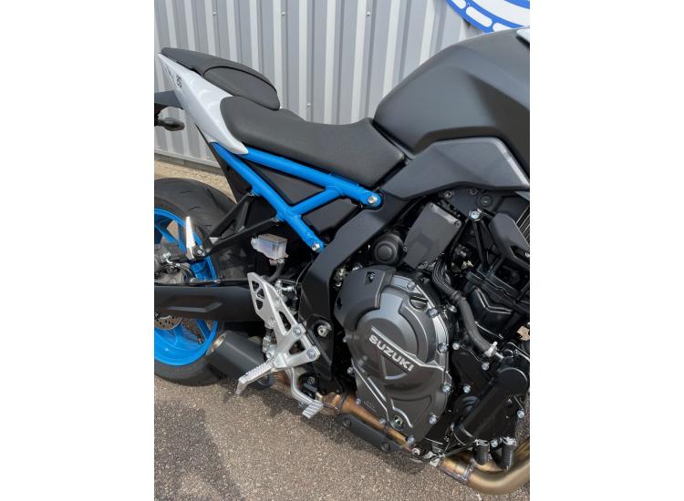 SUZUKI GSX-8S A2