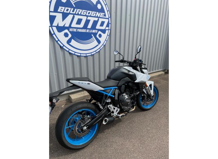 SUZUKI GSX-8S A2
