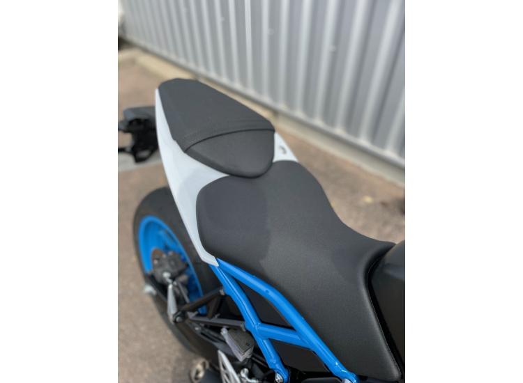 SUZUKI GSX-8S A2