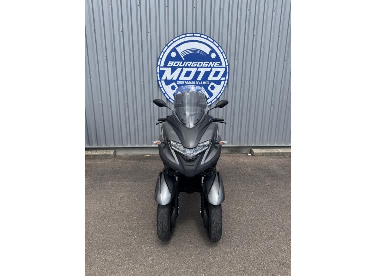 YAMAHA TRICITY 300