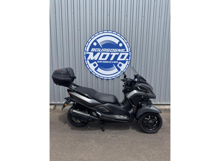 YAMAHA TRICITY 300