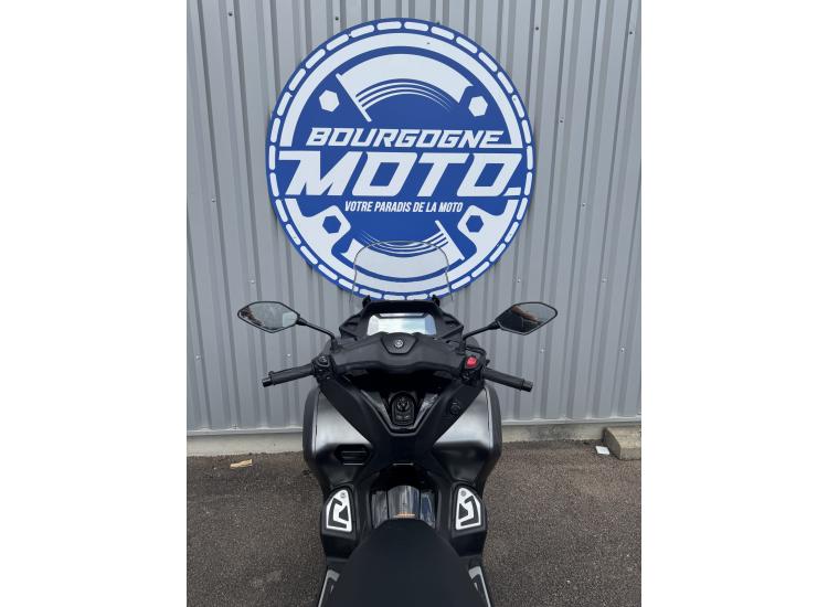 YAMAHA TRICITY 300