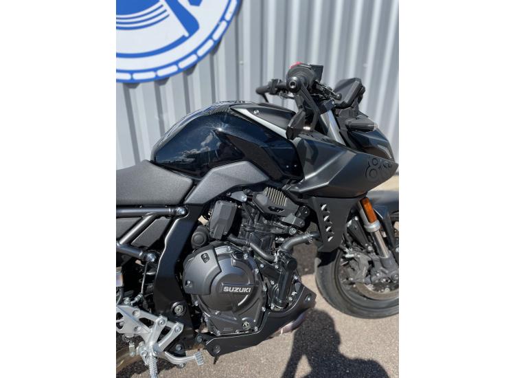SUZUKI GSX-8S A2