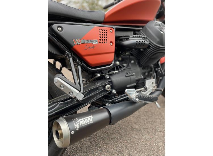 MOTO GUZZI V9 BOBBER