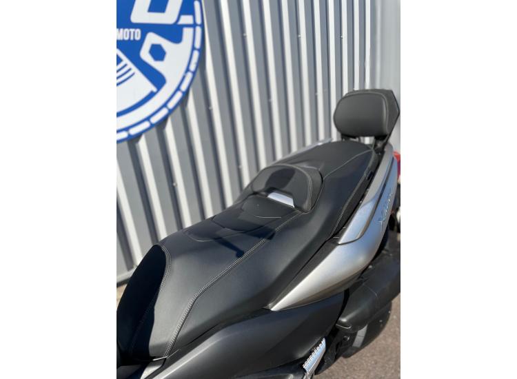 YAMAHA XMAX 125