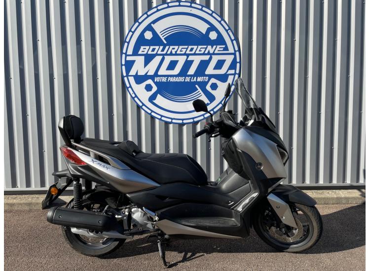 YAMAHA XMAX 125