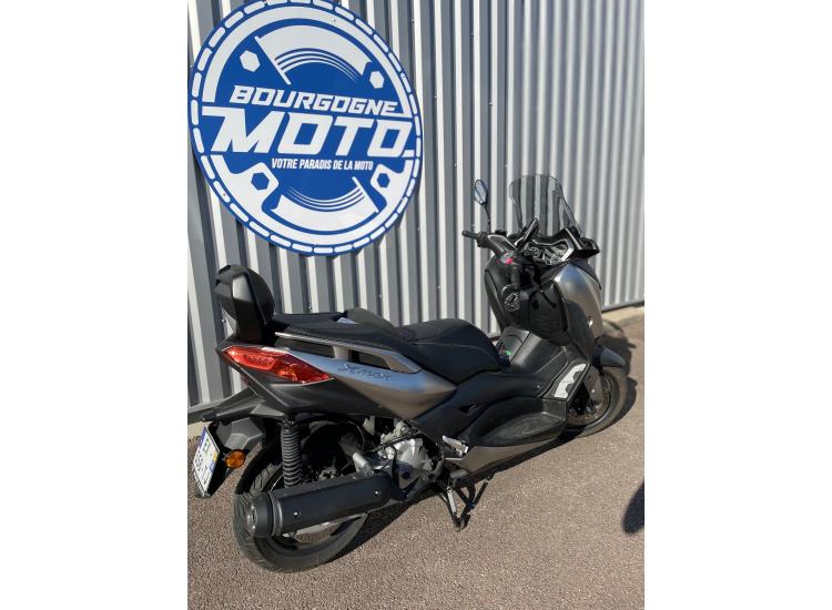 YAMAHA XMAX 125