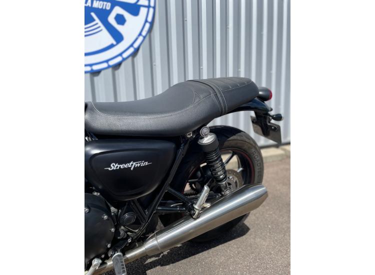TRIUMPH STREET TWIN  900