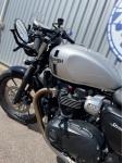 TRIUMPH STREET TWIN  900