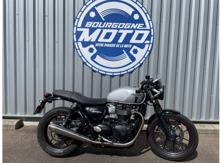 TRIUMPH STREET TWIN  900