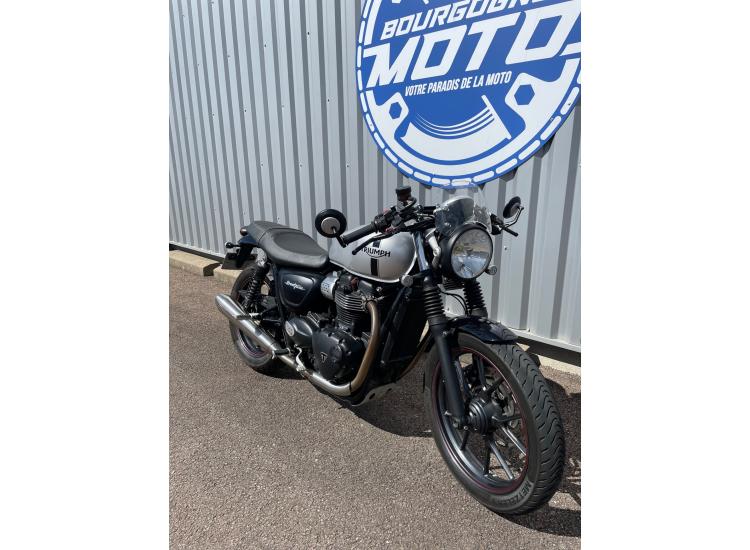 TRIUMPH STREET TWIN  900