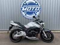 SUZUKI GSR 600